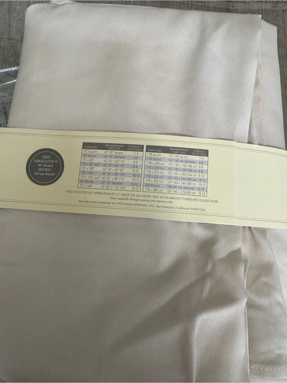 Williams-Sonoma Hotel round Tablecloth NEW